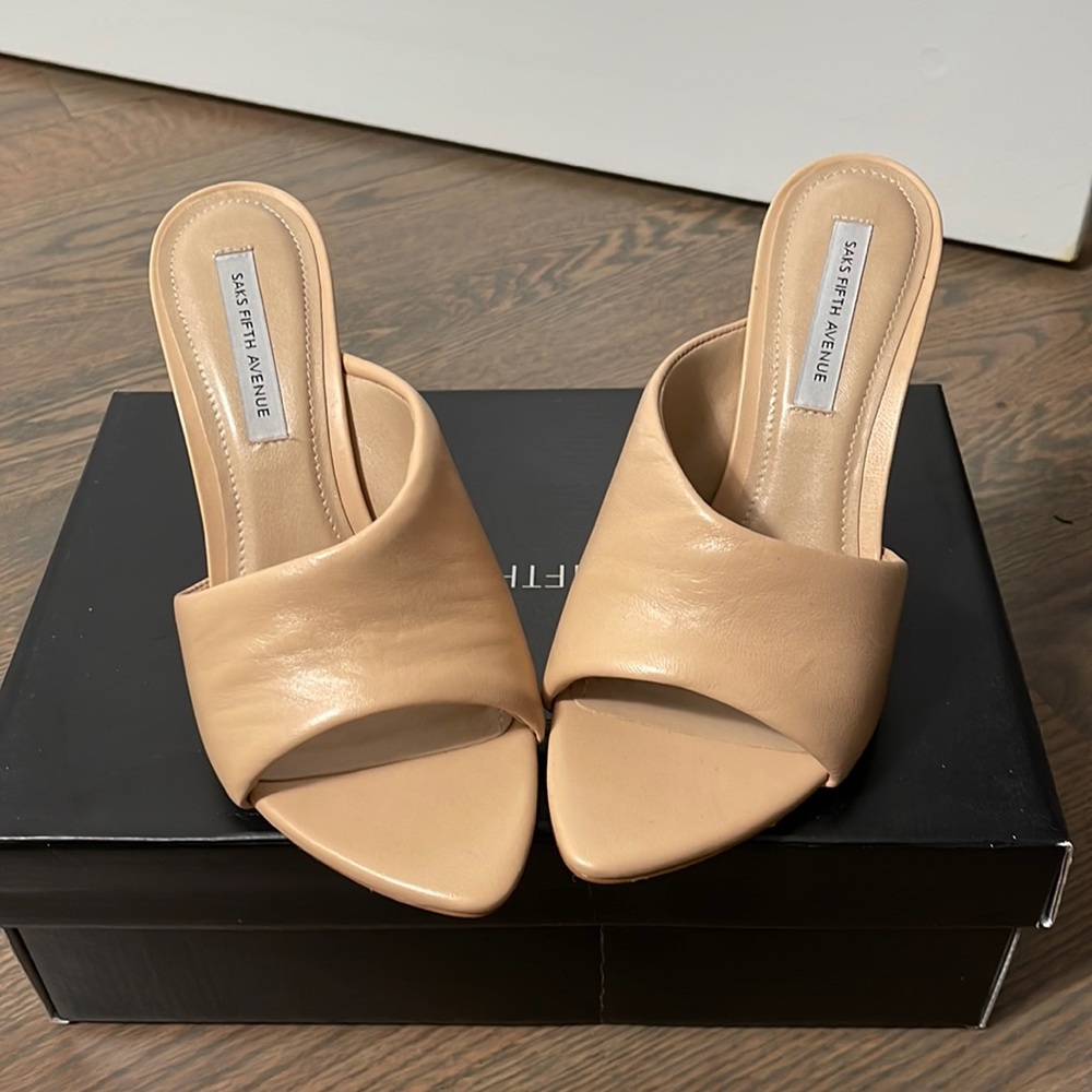 Nude leather heels